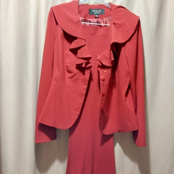 Pant suit - Picture 1 of 5
